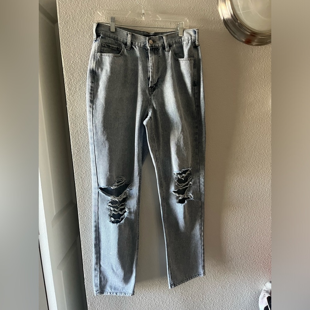 Fashion Nova Ripped light wash jeans
